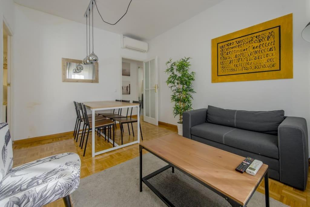 Encantador Piso En La Latina Madrid Centro/Rastro Екстериор снимка