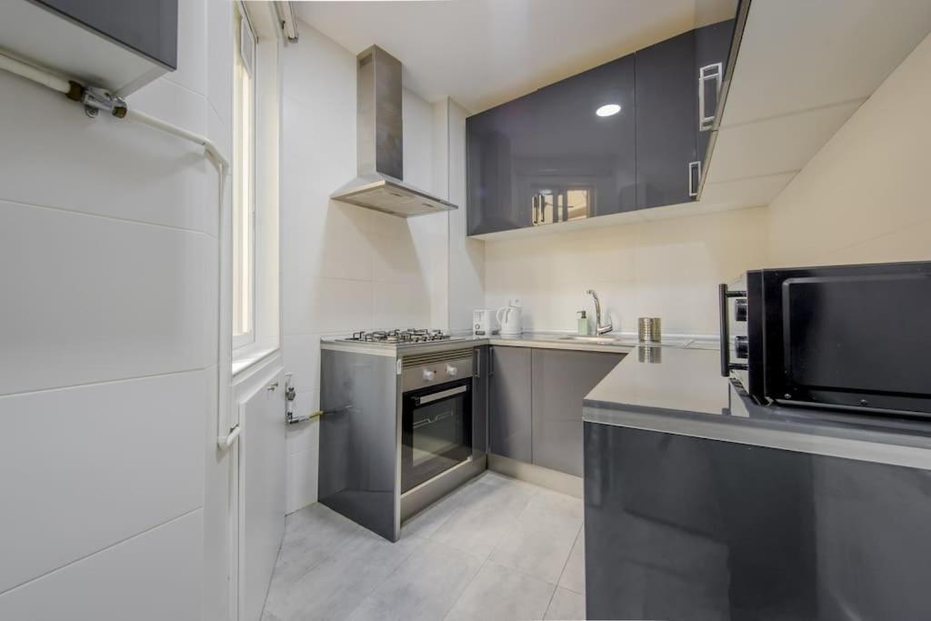 Encantador Piso En La Latina Madrid Centro/Rastro Екстериор снимка